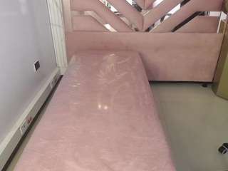 mia-pink-ch