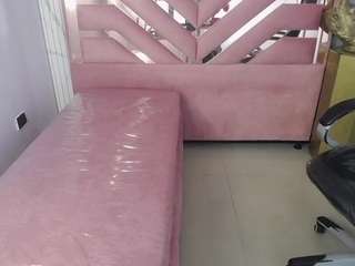 mia-pink-ch