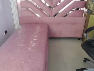 mia-pink-ch