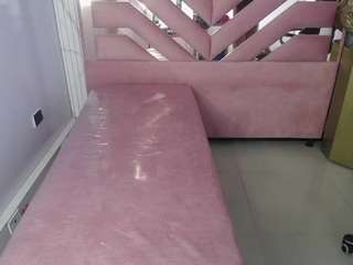 mia-pink-ch