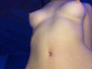 Lois live cam preview