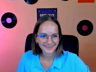 lovely-misa live on CamSoda