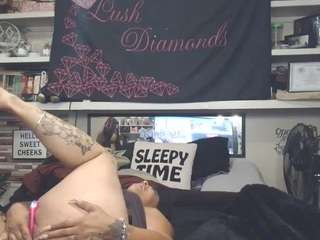 lushdiamondz webcam model
