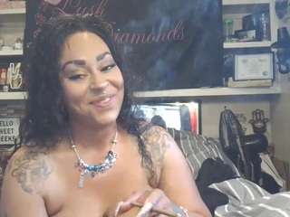 lushdiamondz Live Webcam on CamSoda