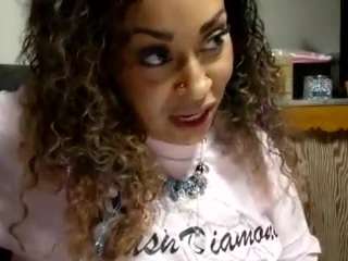 Live webcam model lushdiamondz on Soda Cams