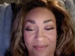 Live webcam model lushdiamondz on Soda Cams