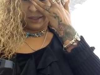 Live webcam model lushdiamondz on Soda Cams