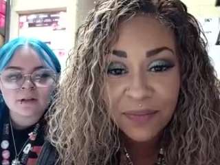 Live webcam model lushdiamondz on Soda Cams