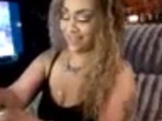 Live webcam model lushdiamondz on Soda Cams