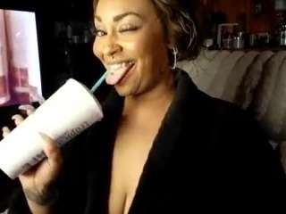 Live webcam model lushdiamondz on Soda Cams