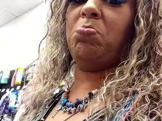 Live webcam model lushdiamondz on Soda Cams