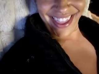 lushdiamondz's live room