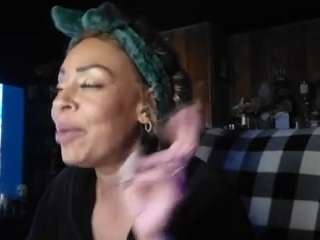 LushDiamonds live cam preview