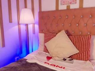 daphnevelmont Live Webcam on CamSoda