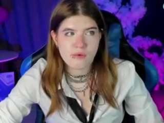 elyra-zyra Live Webcam on CamSoda