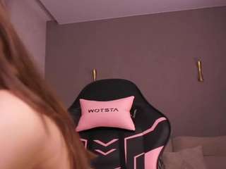 cheekiiee-breekiiiee live cam preview