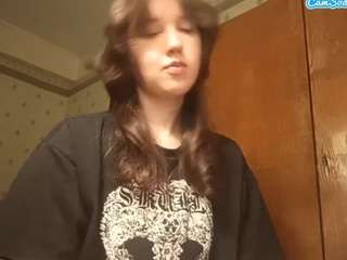 le modèle kimberleeta est en webcam porno dans un show sur le site camsoda, il possède les tags suivants: gray eyes,grey,no drinking,no smoking,skinny,teen 18,young adult,hd,small tits