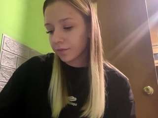 Selena live cam preview