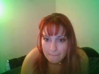 poundedblackandred webcam model