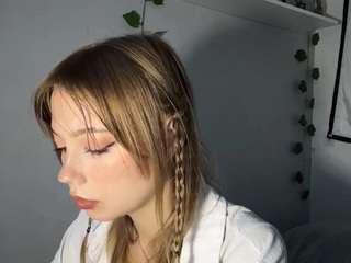 aleshaayersman Live Webcam on CamSoda