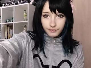 LoreTrusler — cam show live