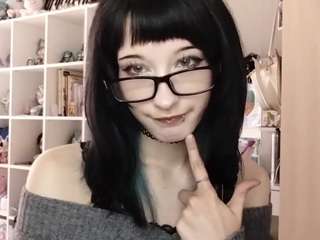 LoreTrusler live cam preview