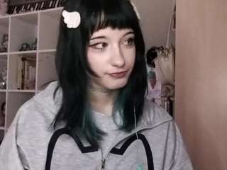 LoreTrusler live cam preview