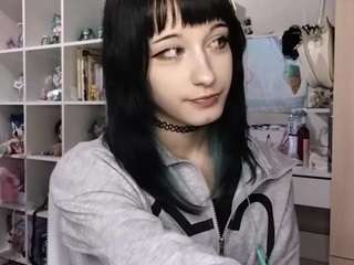 LoreTrusler live cam preview
