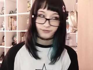 LoreTrusler live cam preview