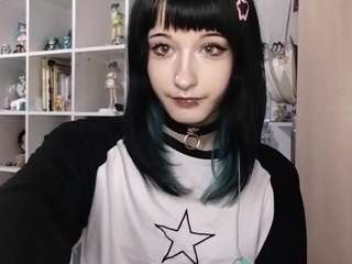 LoreTrusler live cam preview