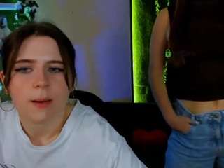 mia-lay live cam preview