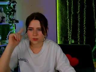 mia-lay live cam preview