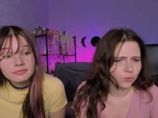 mia-lay live cam preview
