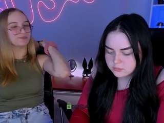 mia-lay