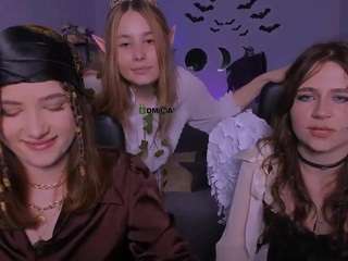 mia-lay live cam preview