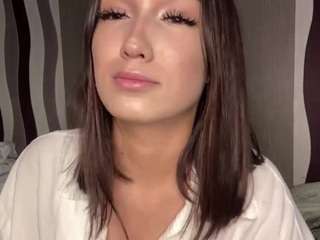 MadieBazzel live cam preview