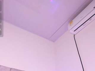 goddess-sara69 live cam preview