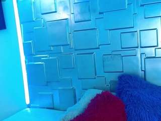Roxy-Wild live cam preview