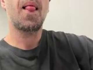 tomjonesing23