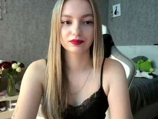 Bella live cam on CamSoda