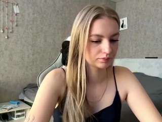 Bella live cam preview