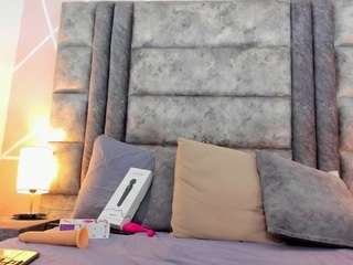 nahomy-hot Live Webcam on CamSoda
