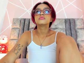 Nahomy-hot
