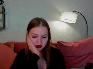 Ella-Evanss live cam preview