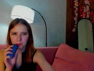ella-evanss's live room