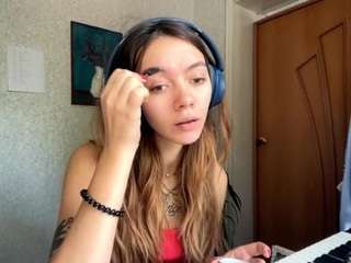 le modèle laquandaalias est en webcam porno dans un show sur le site camsoda, il possède les tags suivants: brown eyes,camel toe,doggy style,drinking,erotic dance,full nudity,sex toys,shower,skinny,striptease,tattoos,teen 18,thin,young adult,hd