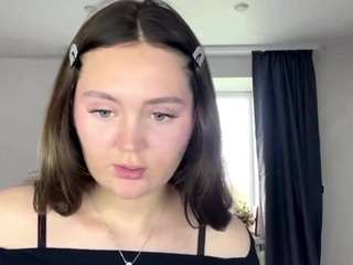 Deidra live cam preview