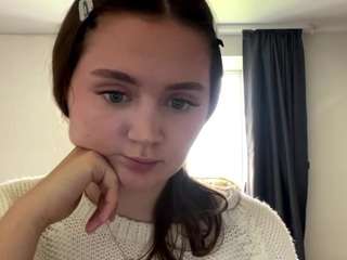 Deidra live cam preview