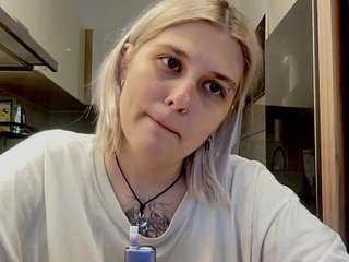 EllaBloom live cam preview