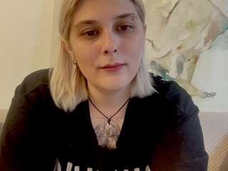 EllaBloom live cam preview